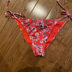 Bikini bottom . No tags. Never worn size small